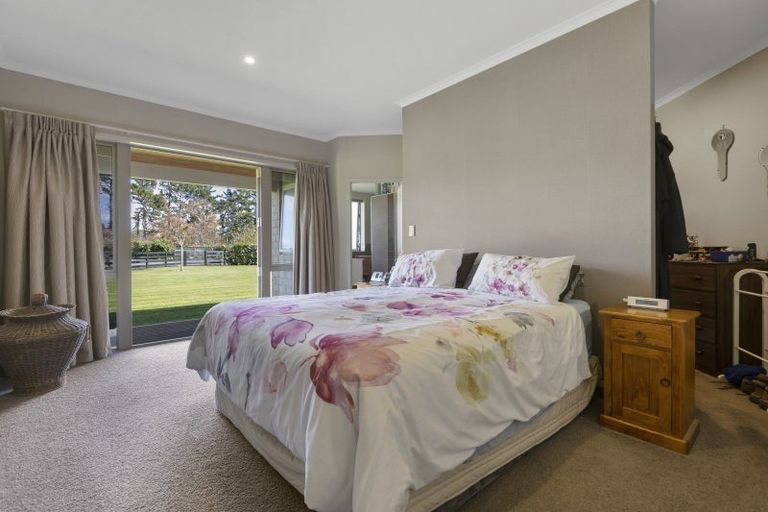 Photo of property in 8 Pitt Road, Hillsborough, New Plymouth, 4372