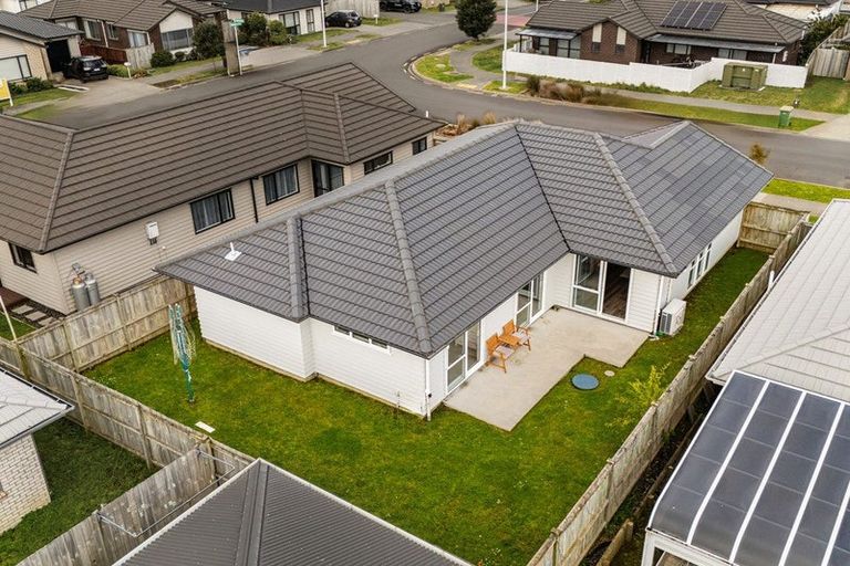 Photo of property in 16 Perla Road, Pukekohe, 2120