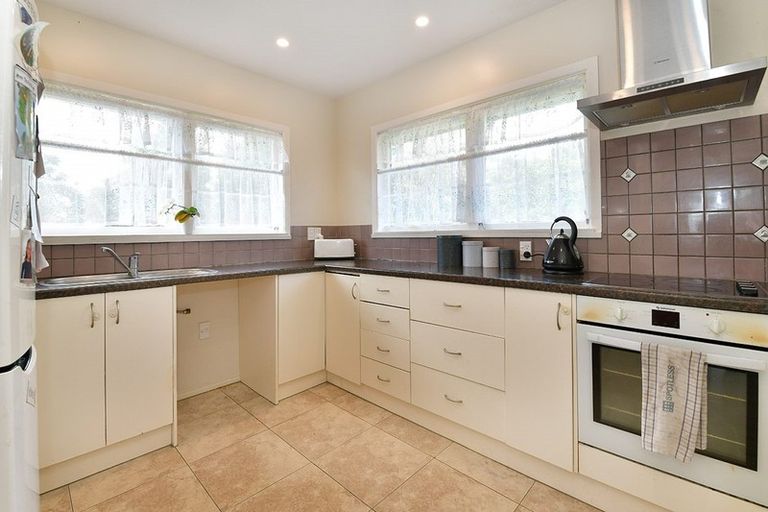 Photo of property in 28 Downer Street, Helensville, 0800