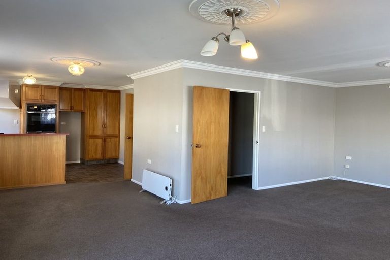 Photo of property in 3 Eliot Street, New Plymouth, 4310