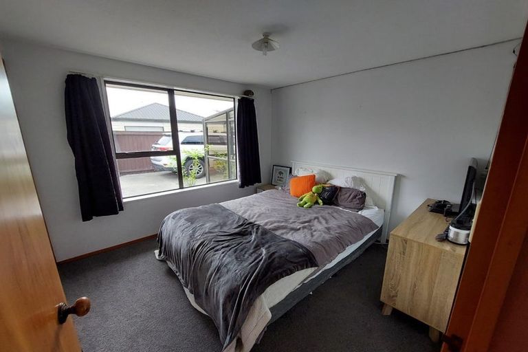Photo of property in 1/46 Shannon Place, Belfast, Christchurch, 8051