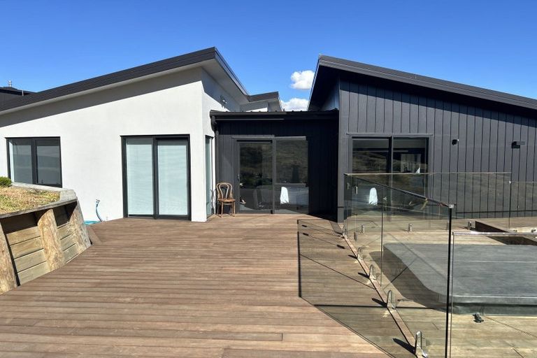 Photo of property in 13 Akitu Rise, Wanaka, 9305