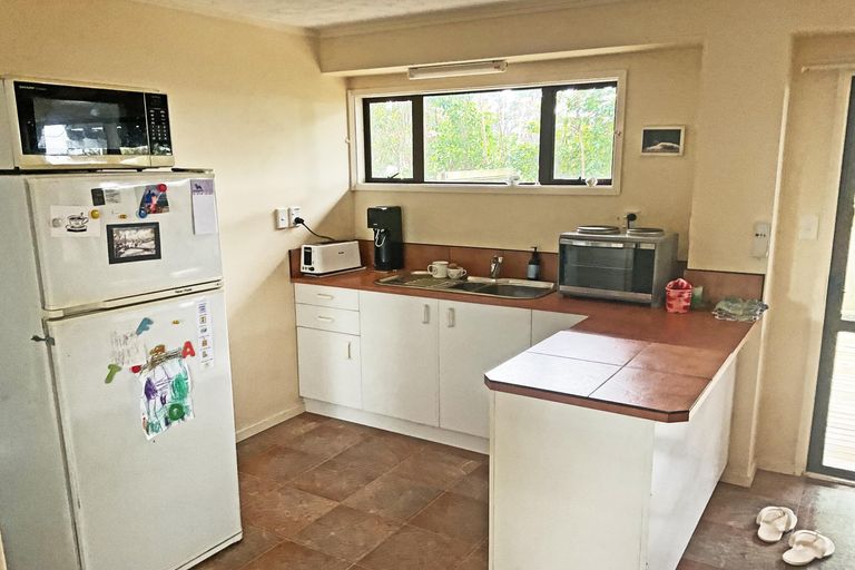 Photo of property in 41 Barrier View Road, Leigh, 0985