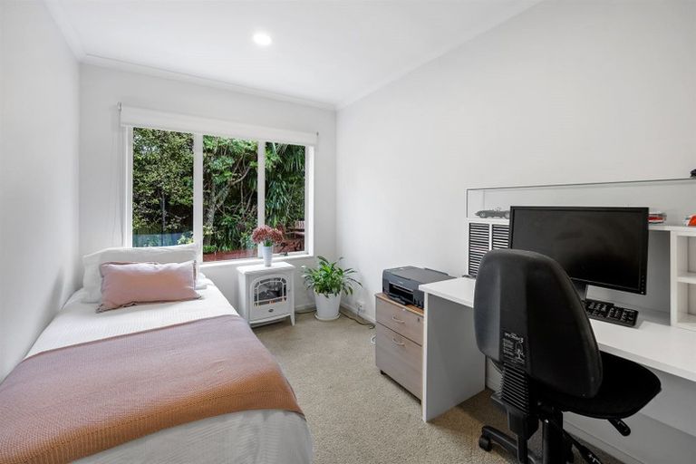 Photo of property in 4 Phoebe Meikle Place, Torbay, Auckland, 0630