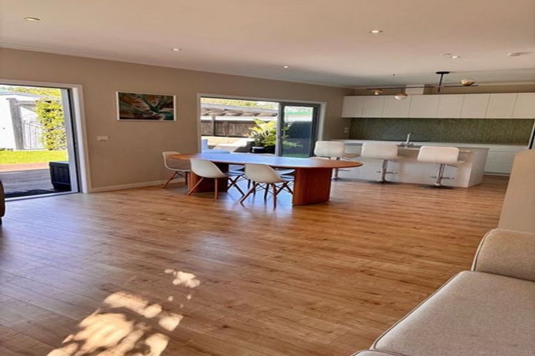 Photo of property in 18 Humariri Street, Point Chevalier, Auckland, 1022