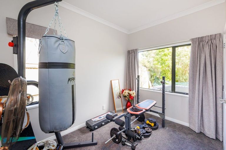 Photo of property in 15 Silkwood Place, Fitzherbert, Palmerston North, 4410