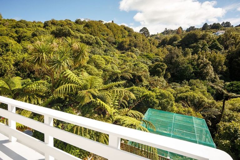 Photo of property in 4 Panorama Grove, Harbour View, Lower Hutt, 5010
