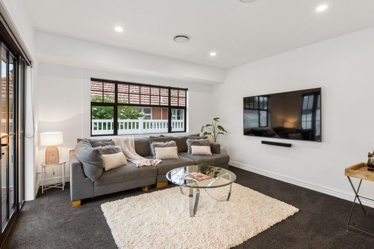 Photo of property in 36 Kahu Road, Fendalton, Christchurch, 8041