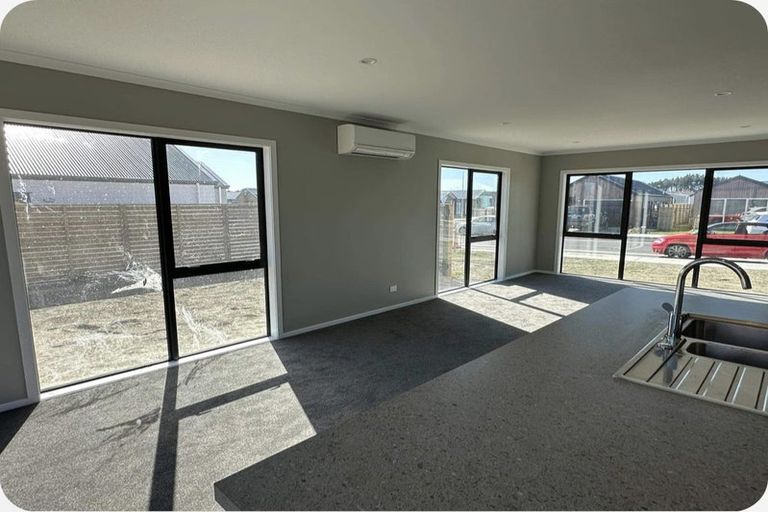 Photo of property in 3 Rotoiti Place, Paraparaumu, 5032