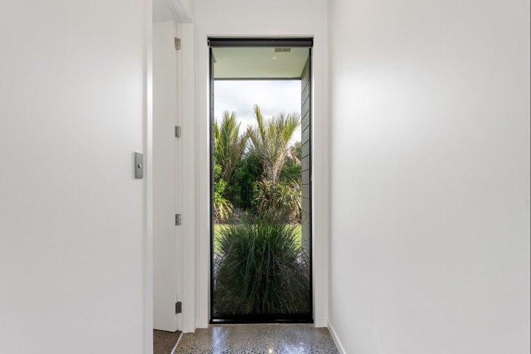 Photo of property in 2 Shearwater Lane, Point Wells, 0986