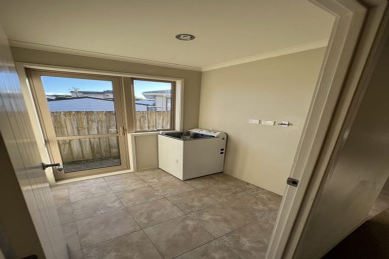 Photo of property in 14 Binda Place, Botany Downs, Auckland, 2010