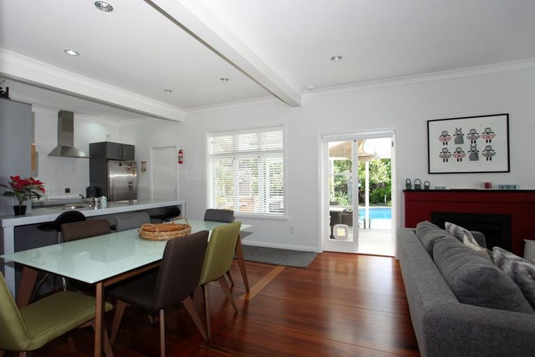 Photo of property in 4 Achilles Crescent, Narrow Neck, Auckland, 0624