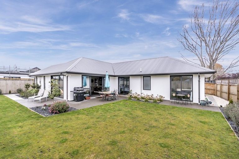 Photo of property in 6 Pegson Lane, Halswell, Christchurch, 8025