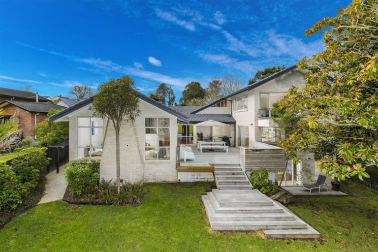 Photo of property in 21 Churchouse Road, Greenhithe, Auckland, 0632