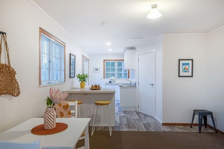 Photo of property in 2/160 Mokoia Road, Chatswood, Auckland, 0626