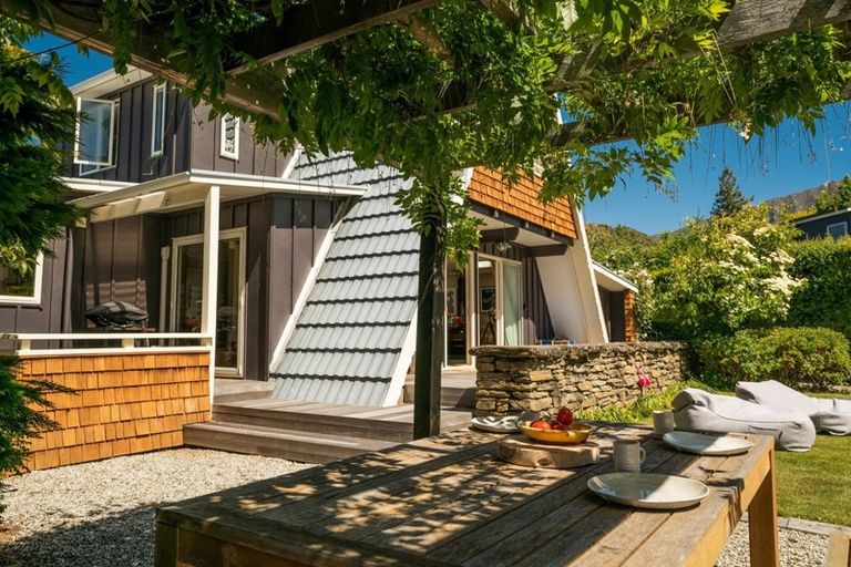 Photo of property in 6 Thomson Street, Arrowtown, 9302