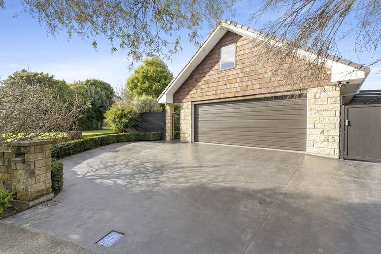 Photo of property in 14 Hanmer Place, Highbury, Palmerston North, 4412