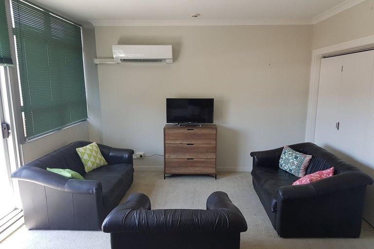 Photo of property in Mclean Towers, 2f/3 Shakespeare Road, Napier South, Napier, 4110