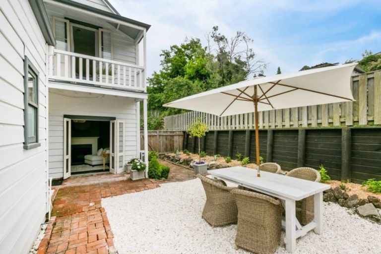 Photo of property in 159 Carlyle Street, Napier South, Napier, 4110