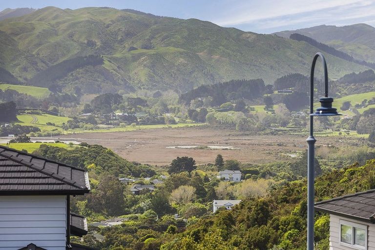 Photo of property in 84 Endeavour Drive, Whitby, Porirua, 5024