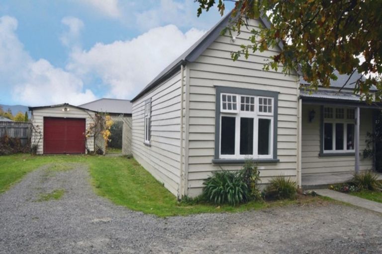 Photo of property in 262 High Street South, Carterton, 5713