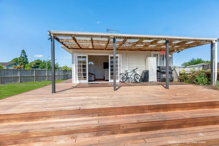 Photo of property in 1/1 Cooper Place, Papakura, 2110