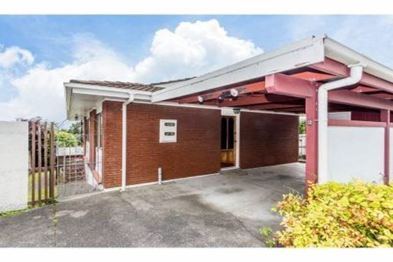 Photo of property in 2/75a West Coast Road, Glen Eden, Auckland, 0602