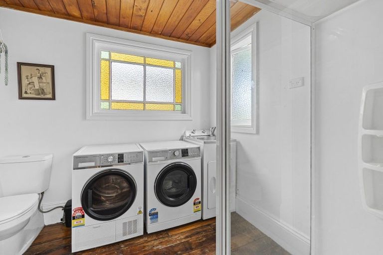 Photo of property in 18 Morley Street, New Plymouth, 4310