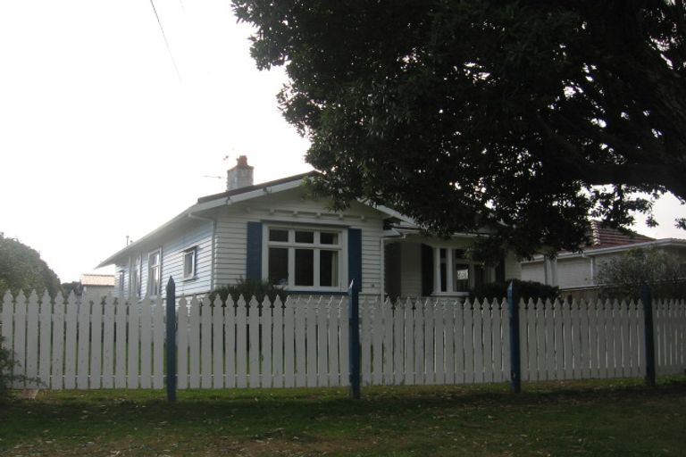 Photo of property in 15 Riverside Drive, Waiwhetu, Lower Hutt, 5010