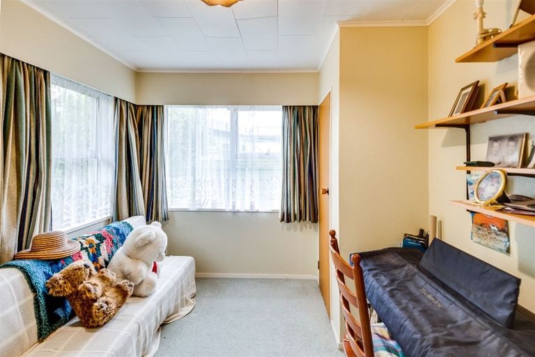 Photo of property in 22 Roskilda Crescent, Taradale, Napier, 4112