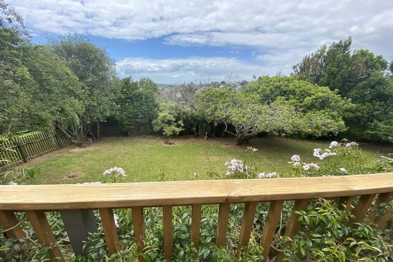 Photo of property in 6 Tableau Place, Totara Vale, Auckland, 0629