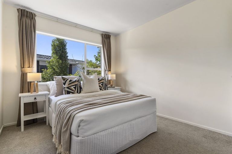 Photo of property in 6 Mannering Place, Hillcrest, Auckland, 0627