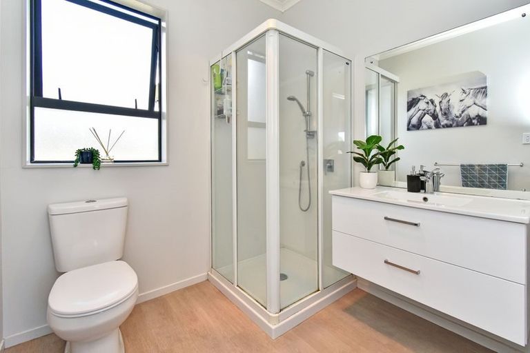 Photo of property in 6 Kohi Kai Place, Weymouth, Auckland, 2103