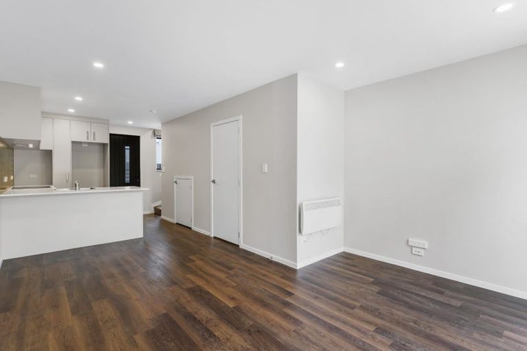 Photo of property in 46 Tokai Place, Glen Eden, 0602