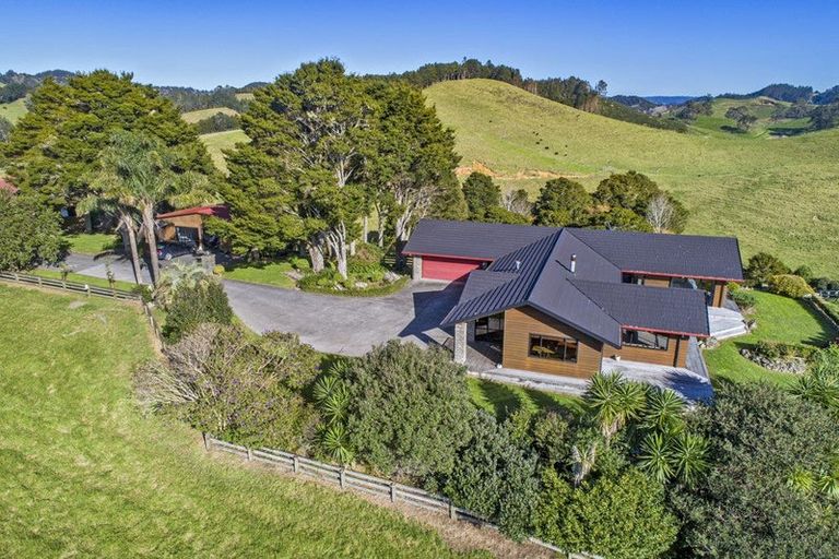 Photo of property in 18 Pataua Road North, Whareora, Whangarei, 0175
