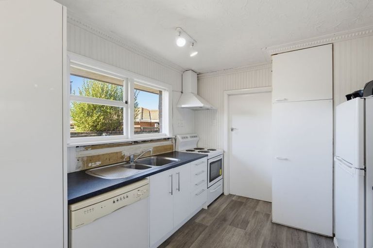 Photo of property in 42 Daniels Road, Redwood, Christchurch, 8051
