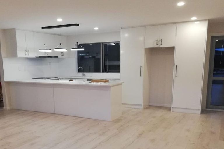 Photo of property in 4035c Great North Road, Glen Eden, Auckland, 0602