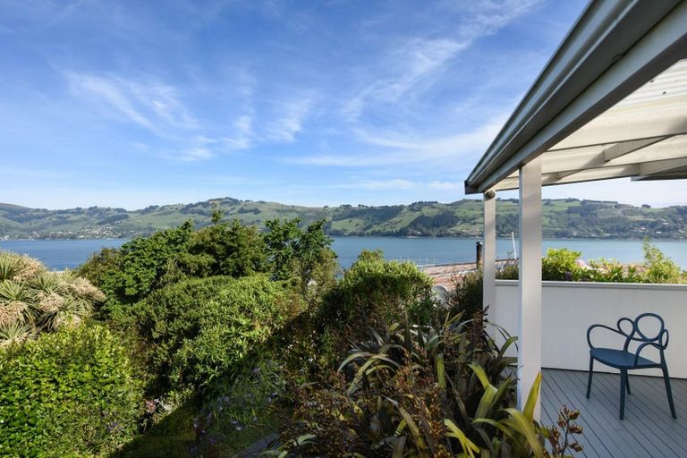 Photo of property in 28 Athol Place, Ravensbourne, Dunedin, 9022