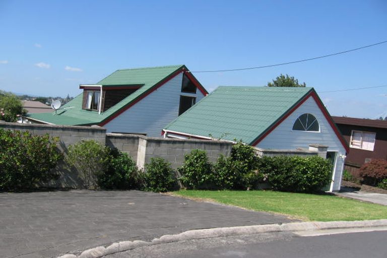 Photo of property in 775 East Coast Road, Northcross, Auckland, 0630
