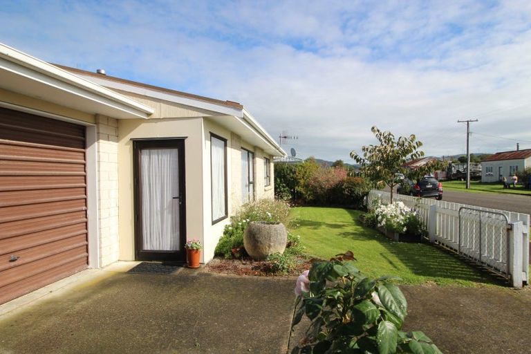 Photo of property in 28b Pollen Street, Woodville, 4920