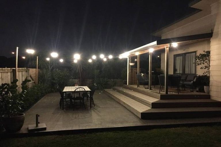 Photo of property in 10 Umu Place, Mangere, Auckland, 2022