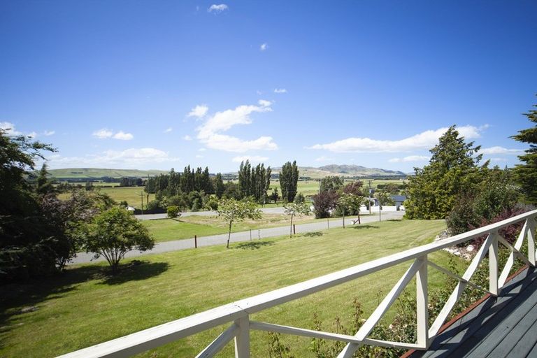Photo of property in 17 Oxford Street, Waikari, 7420