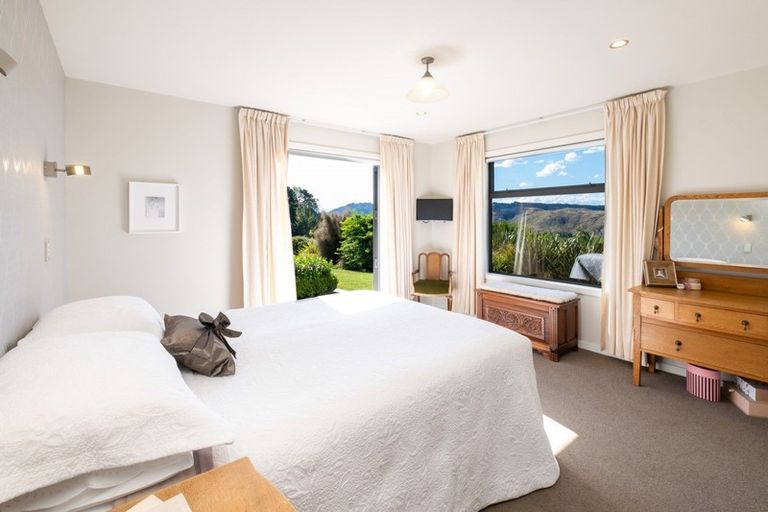 Photo of property in 3 Esk View Road, Eskdale, Napier, 4182