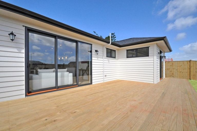 Photo of property in 93 Nobilo Road, Kumeu, 0810
