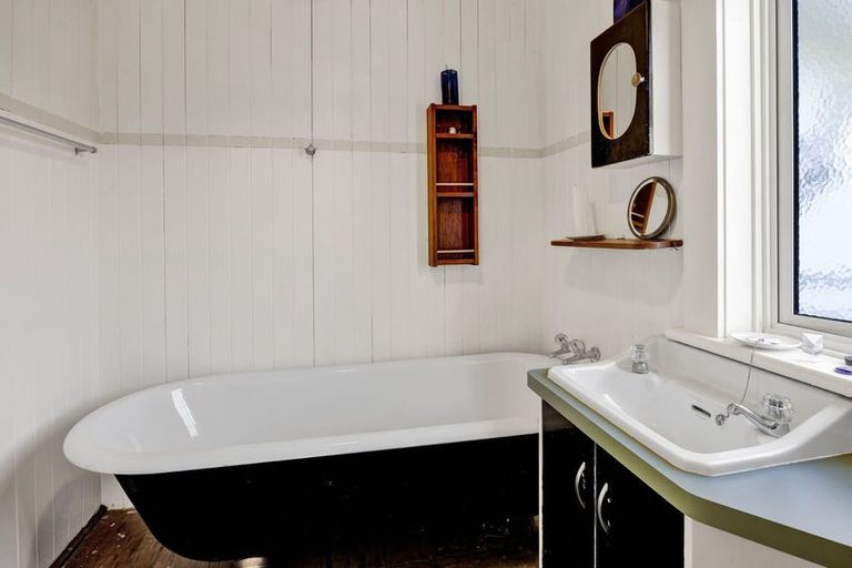 Photo of property in 8 Lincoln Street, Patea, 4520