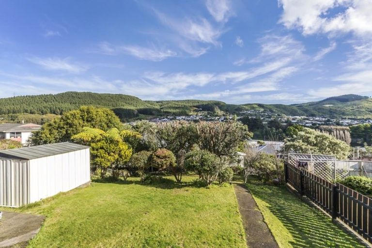 Photo of property in 78 Taylor Terrace, Tawa, Wellington, 5028