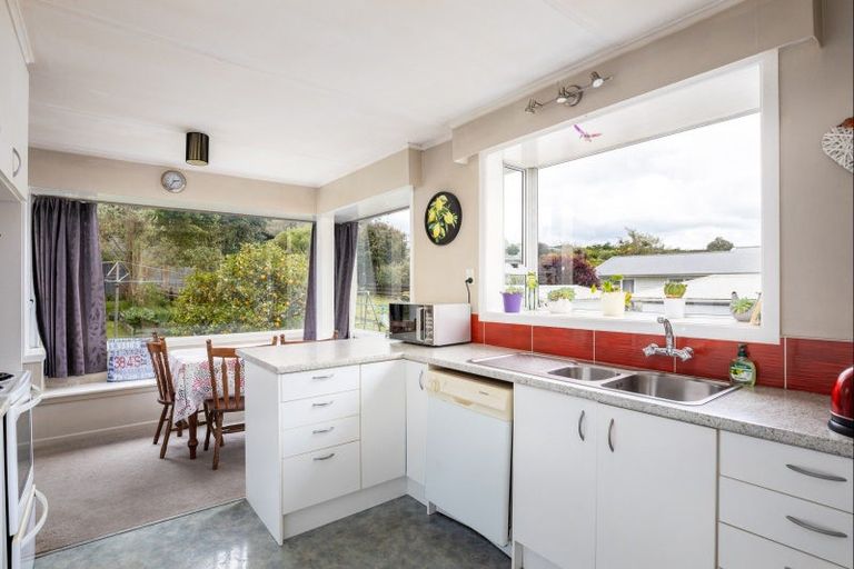 Photo of property in 5 Oranga Street, Marfell, New Plymouth, 4310