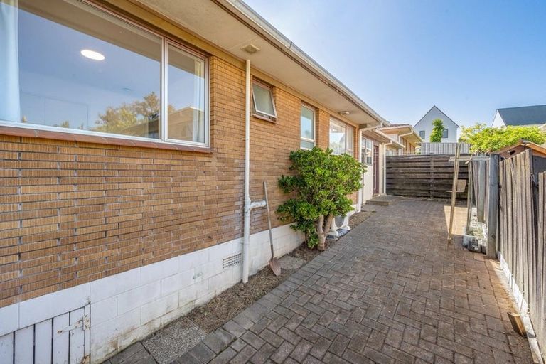 Photo of property in 2/38 Ballater Place, Highland Park, Auckland, 2010