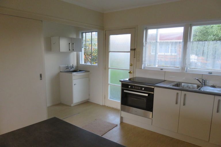 Photo of property in 2/39 Buckingham Crescent, Manukau, Auckland, 2025