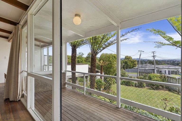 Photo of property in 29 Highland Avenue, Titirangi, Auckland, 0604